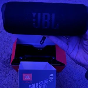 Jbl flip6 waterproof portable speaker